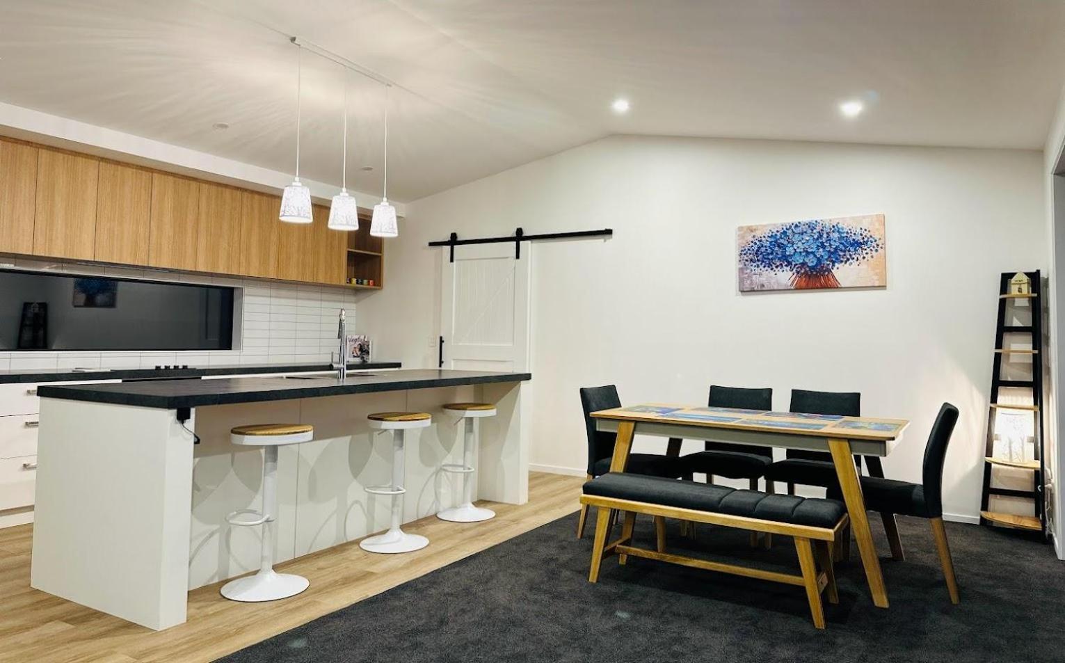 Holiday Home In Beautiful Te Anau Exterior photo